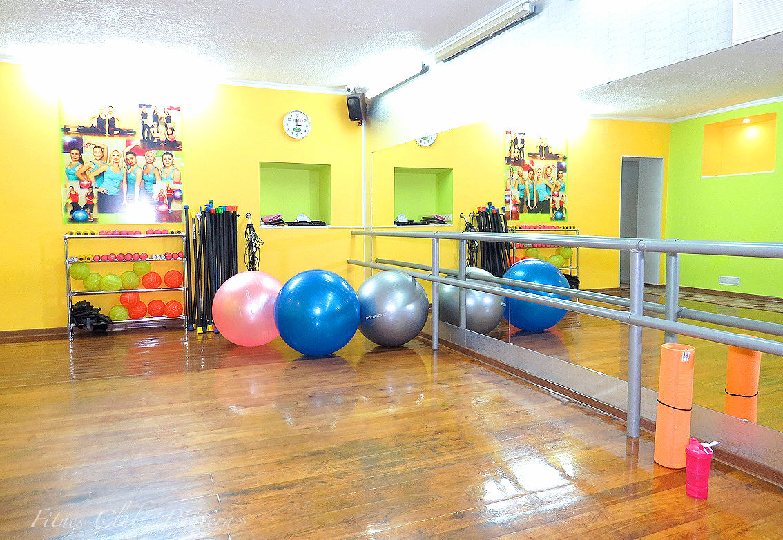 Фитнес студия орехи. Фитнес студия симферополь. Студия ирины ворониной. Симетрика что за тренировка видео. Фитнес студия.